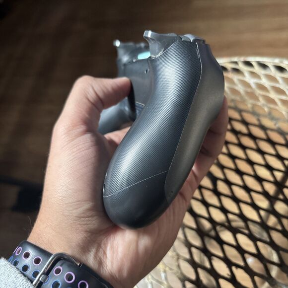 Sony PlayStation 4 PS4 DualShock 4 Wireless Controller Silver Black CUH-ZCT2E - Picture 9 of 10